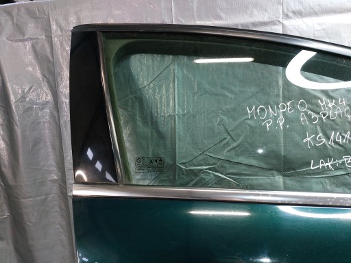 Portière Droit Avant FORD MONDEO MK4 BA7