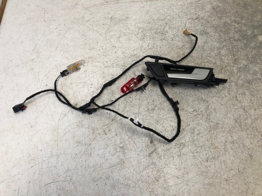 8R0839020 - Внутрішня дверна ручка підсвічування права задня AUDI Q5