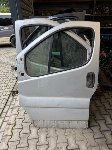 OPEL VIVARO II 01-14r TRAFIC door left front silver