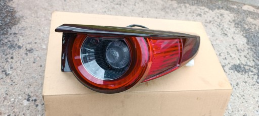 Mazda cx30 cx-30 фонарь задний правый dfr7-51-150c