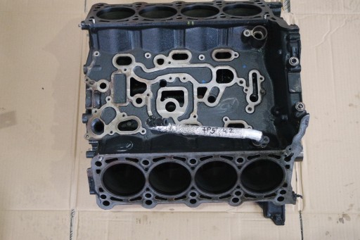 057023J - БЛОК ДВИГАТЕЛЯ AUDI PORSCHE CAYENNE 4.2TDI CUDC CUDB