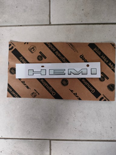 68448479AA - 2011 2022 DODGE DURANGO ЭМБЛЕМА HEMI