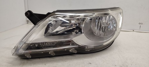 light front front left VW Tiguan and