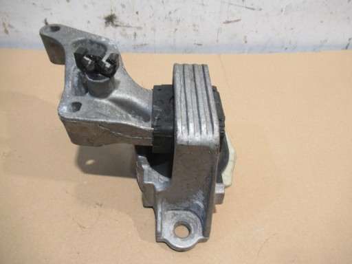 Лапа подушка двигуна 112841371r Renault Trafic