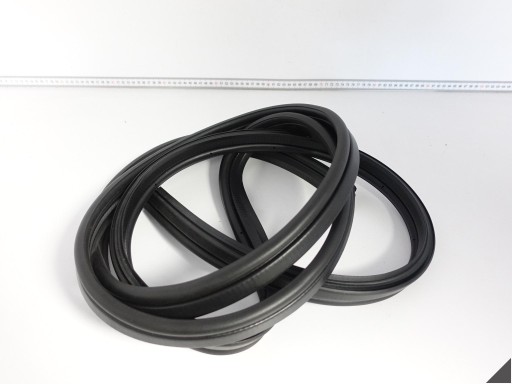 PEUGEOT 504 JOINT PNEUS DU CAPOT PORTE COFFRE HAYON 8707.20