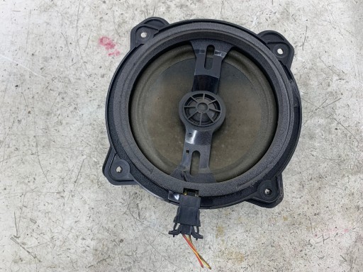 AUDI A3 8P speaker door rear part 8H0035411