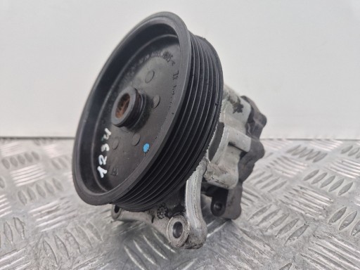 Mercedes C200 CGI S204 servo pump A0064667501 M271