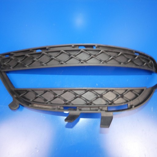 MERCEDES CLS W218 grid of a bumper frame fog lights right