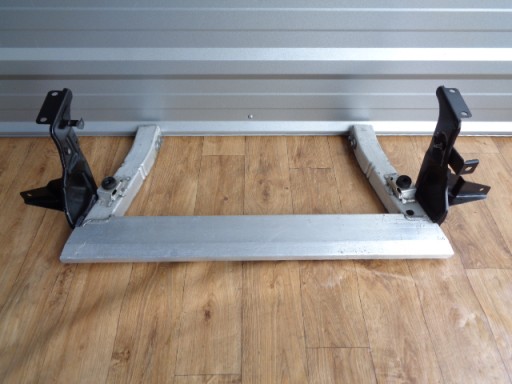 Нижня балка радіатора maserati levante