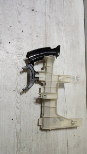 Alfa Romeo Stelvio 2021 prowadnica windows left rear part