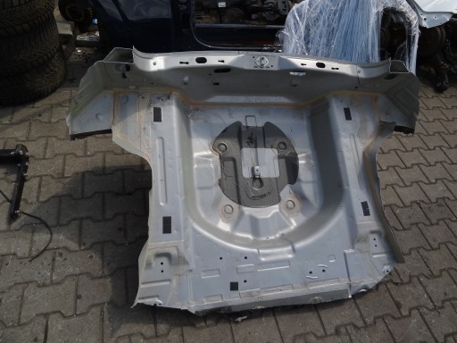 SUZUKI VITARA III 2016 ЗАДНИЙ РЕМЕНЬ С ПОЛОМ ЗАДНЯЯ СТЕНКА ОРИГИНАЛ