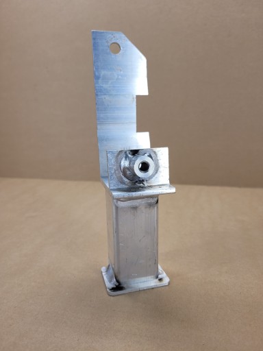 0370 32283254 - ПРАВЫЙ КРОНШТЕЙН ЗОНА ЛУЧА ПОД РАДИАТОРЫ XC40