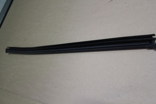 ПРОКЛАДКА УЩІЛЬНЕННЯ ДВЕРІ ПЕРЕДНЯ VW ATLAS 3CN837480A