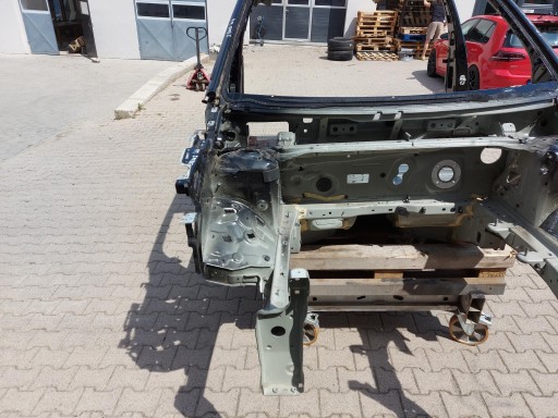 Peugeot 5008 III E5008 quarter right front front black ktvd
