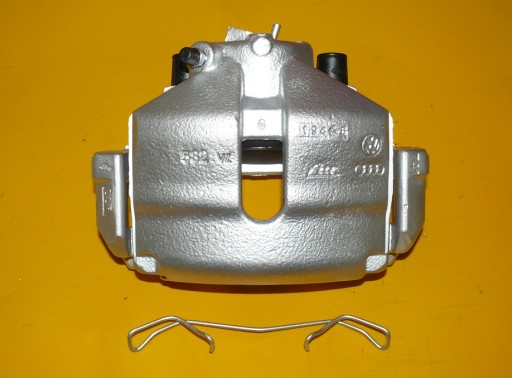 312x25 - Тормозной суппорт правый передний AUDI A3 8P 312/25 07-