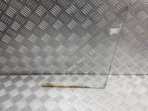 Кузовное стекло правая передняя SKODA 105 S 1982 г.