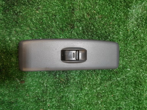 control panel windows of the passenger right front TOYOTA RAV 4
