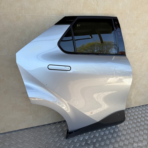 door complete rear. right TOYOTA C-HR CHR II 2024 ROK