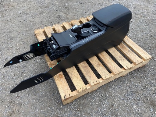 Tunel central armrest cupholder passenger compartment Ford Explorer V 2011
