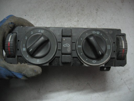 Панель кондиціонера MERCEDES W202 2028300485