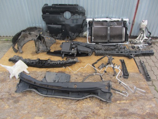 ПРЕДОК ПЛАСТИКА TOYOTA AURIS HYBRID 13-19 040,