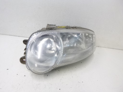 light front Alfa Romeo 147 2003r.