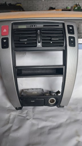 HYUNDAI TUCSON and 04-10 KRATKI air conditioning devices SRODKOWE frame RADIA U0501948