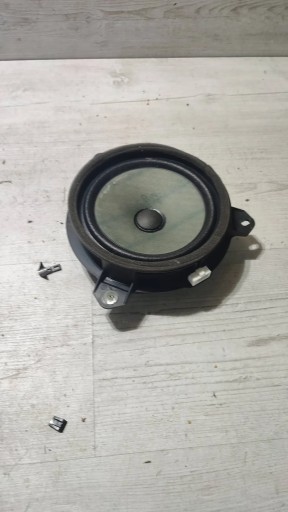 Toyota C-HR and 1.2 19r glosni door tylnych right rear part