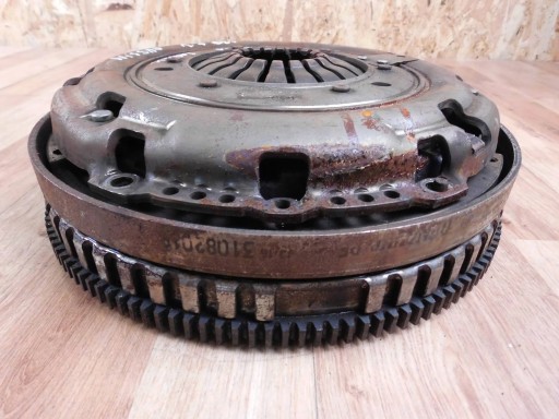 Nissan X-Trail T32 1.7 DCI clutch complete flywheel 302105353R