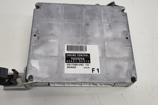 Ебу двигуна toyota corolla verso (zer_, zze12_, r1_) 896610f010