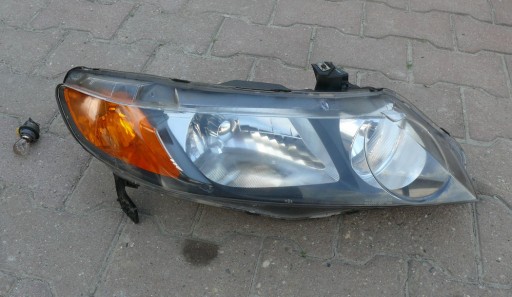 light right front HONDA CIVIC VIII 8 sedan USA