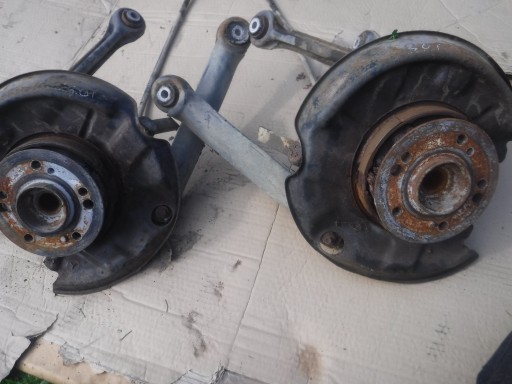 12547899655545889966 - Задняя рулевая ступица mercedes w124 3.0e седан