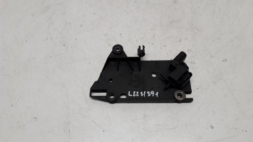 AUDI A4 B6 крепление электромагнитный клапан 06C133365A