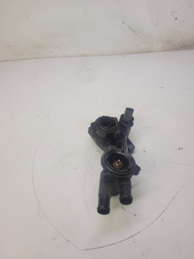 vodní čerpadlo termostat AUDI VW 1.4 TFSI 03C121111T