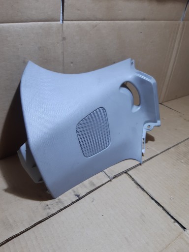 AUDI A3 8X boční SLUPKA pravý záď 8X3867288A