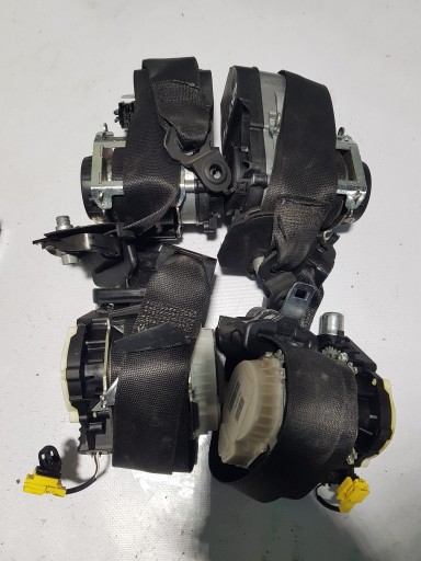 A1648601785 A1648601885 - Ремені передній задній лівий правий комплект MERCEDES ML W164