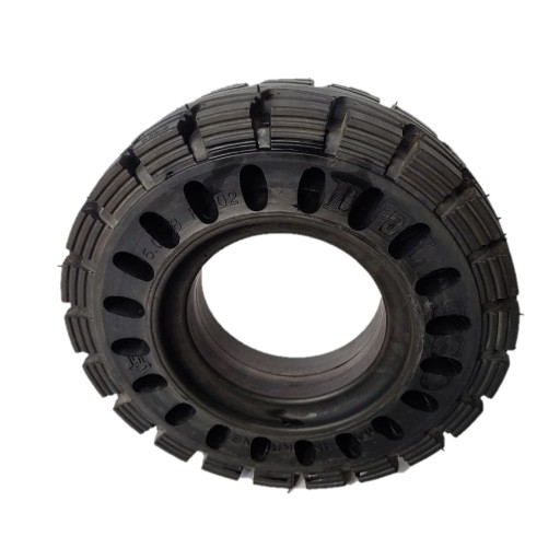 Шина для вилочного погрузчика 5.00-8 полная Solidair