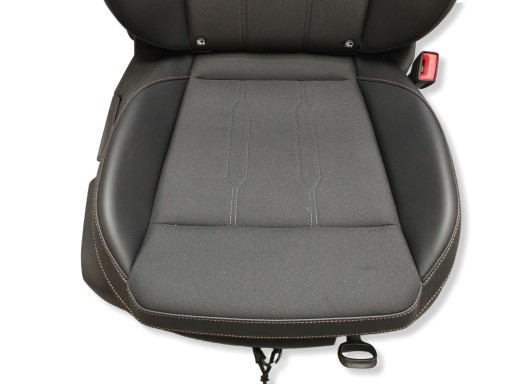 Cupra Formentor lift Sitz des Beifahrers rechts vorne airbag