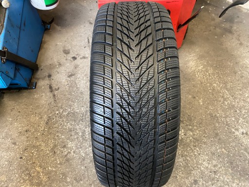 Caoutchouc zimowa 255/55R18 Goodyear UltraGrip Performance 3 Comme Neuf 7,5mm 2025