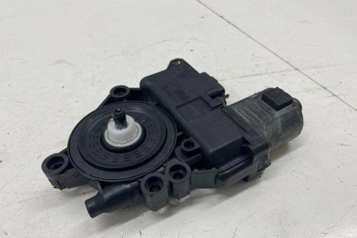 Моторчик склопідйомника задньої правої kia xceed (cd) 83450j7020 1.58l