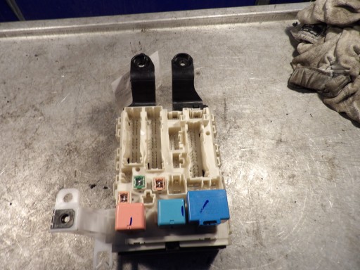 TOYOTA COROLLA E15 MODULE FUSIBLES 2110-10E19