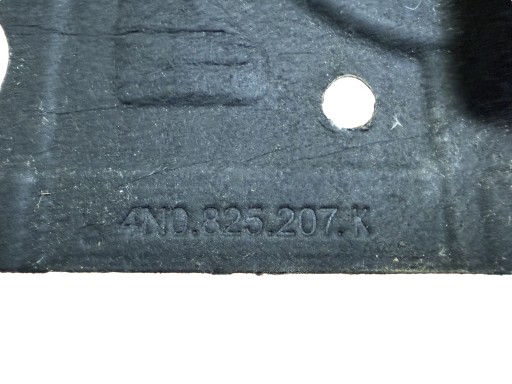 AUDI A8 4N D5 cover chassis left 4N0825207K