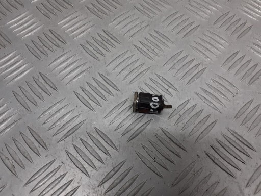 443857002010 - Гнездо прикуривателя SKODA 105 S 1982 г.