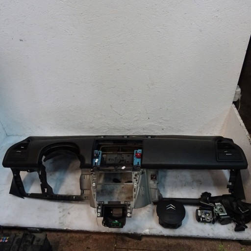 CITROEN C4 and dashboard cockpit airbag console