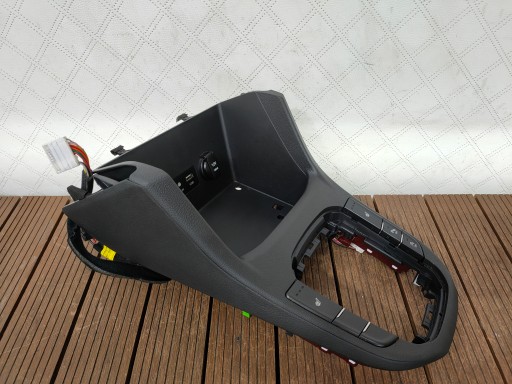 HYUNDAI i30 III 16-23 TUNEL mitte PANEL GRZANIA Sitze PORT USB AUX