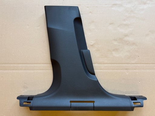 AUDI A6 C8 cover left side left SLUPKA SRODKOWEGO 4K0867239
