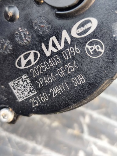 KIA SPORTAGE V pump pump of water 251602MHY1