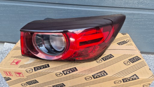 DM4N51150 - Mazda cx3 2018 facelift - ліхтар задній правий