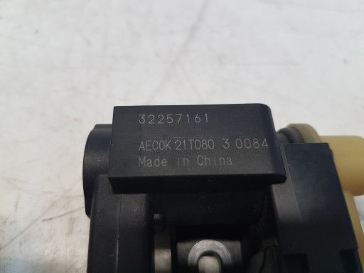 VOLVO XC40 T3 Vanne à vide 32257161