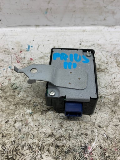 module control unit door 89740-47050 TOYOTA PRIUS III XW30 (2009-2015) 1.8